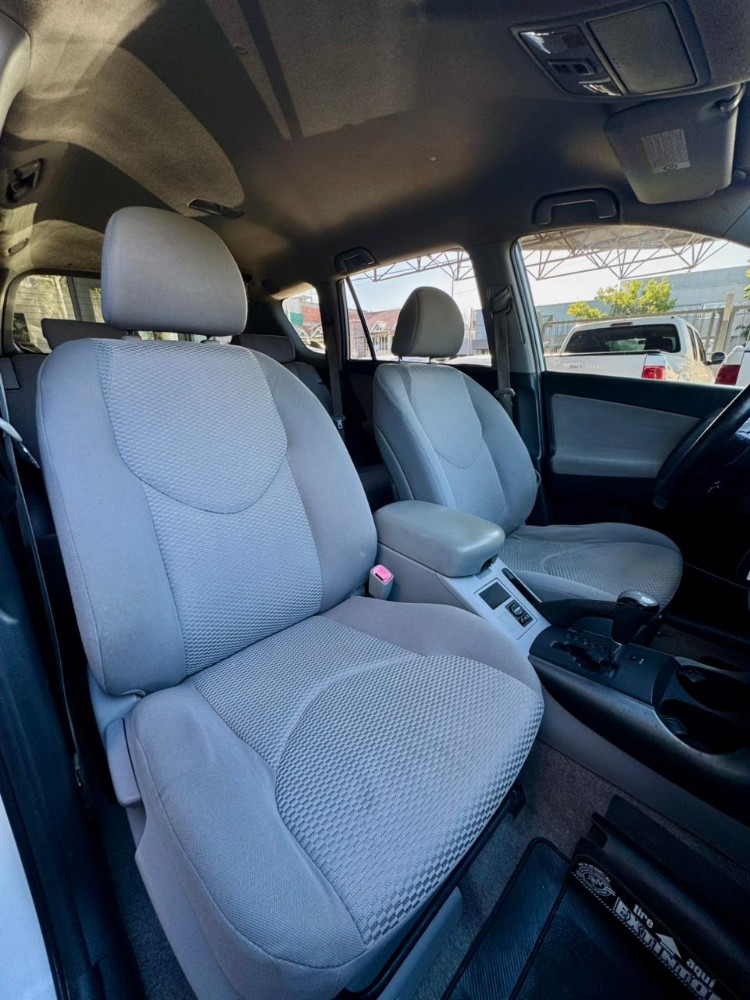 Toyota RAV4 SR5 — foto 15